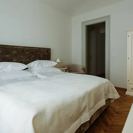High Heaven Apartment Prague Exterior photo